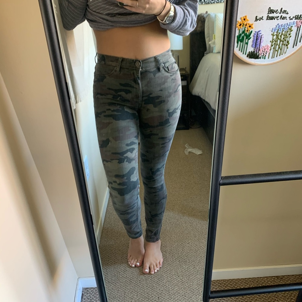Hudson camo skinny jeans 🧩🌿🦚